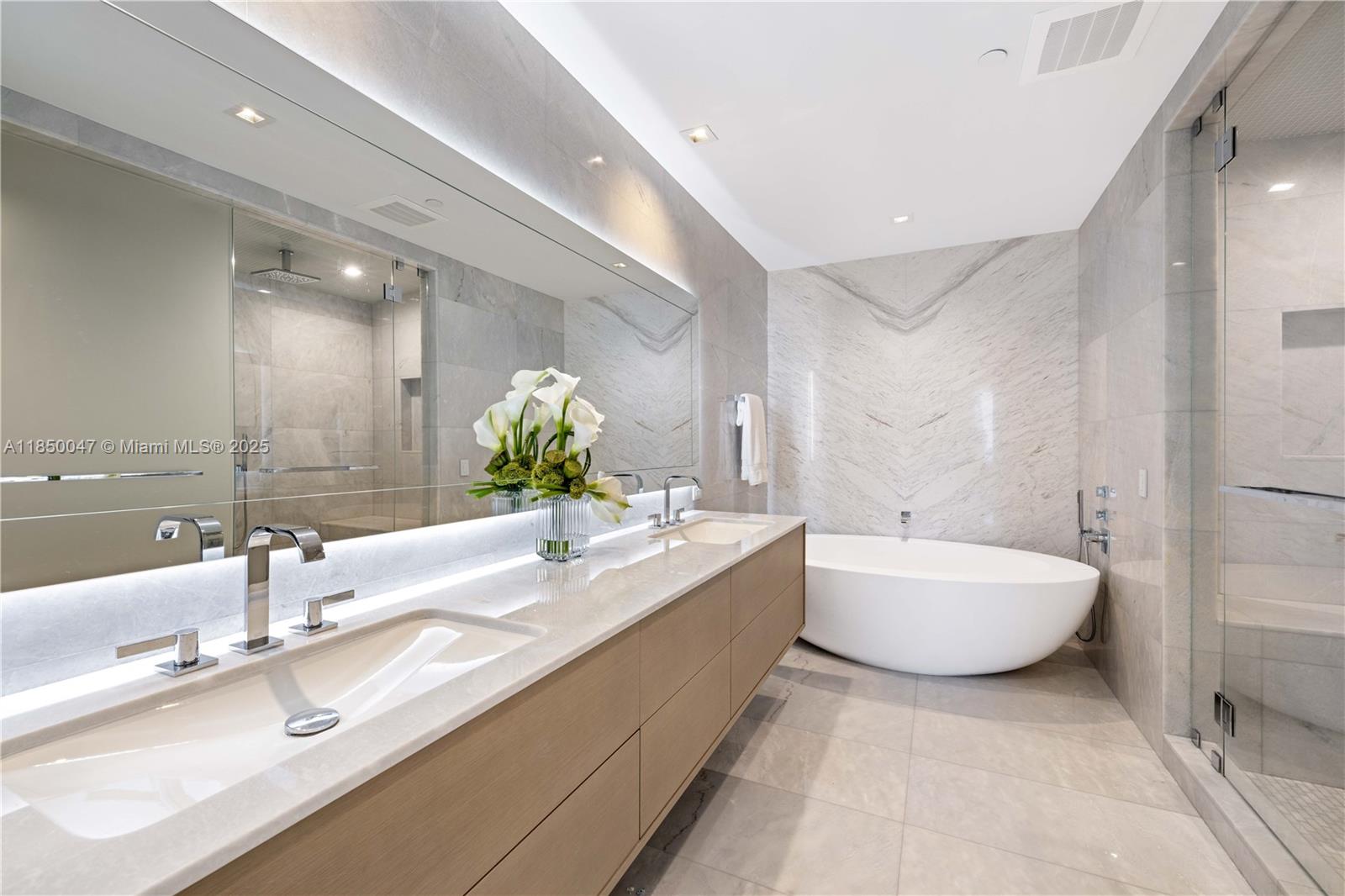 NORTH BISCAYNE BEACH AMEN - Residential