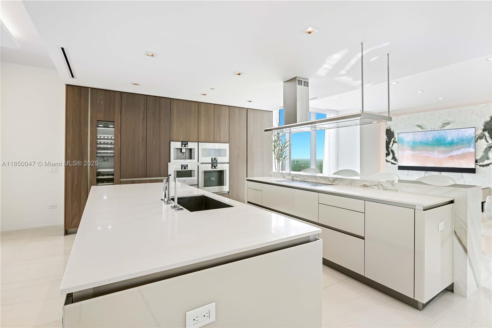 NORTH BISCAYNE BEACH AMEN - Residential
