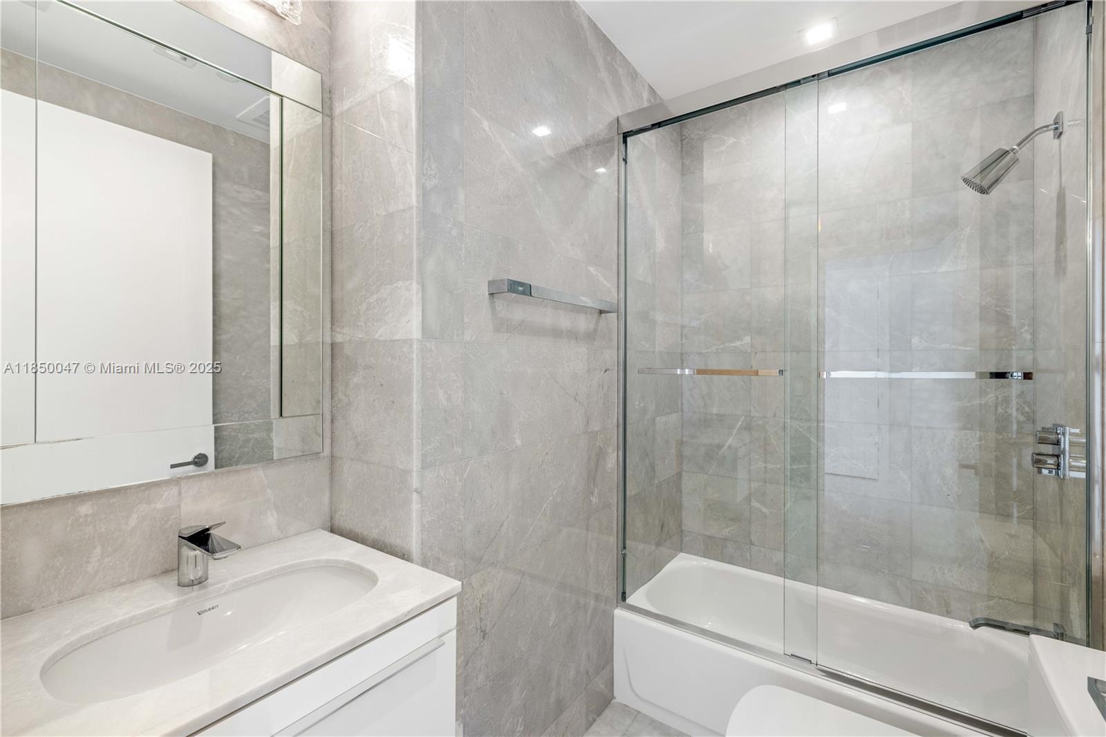 NORTH BISCAYNE BEACH AMEN - Residential