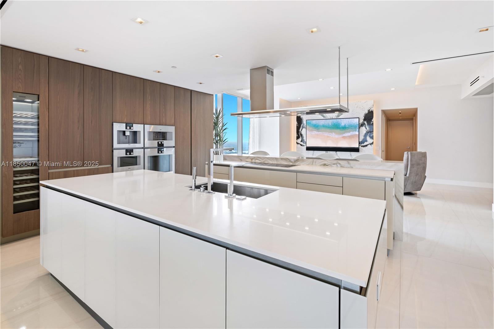 NORTH BISCAYNE BEACH AMEN - Residential