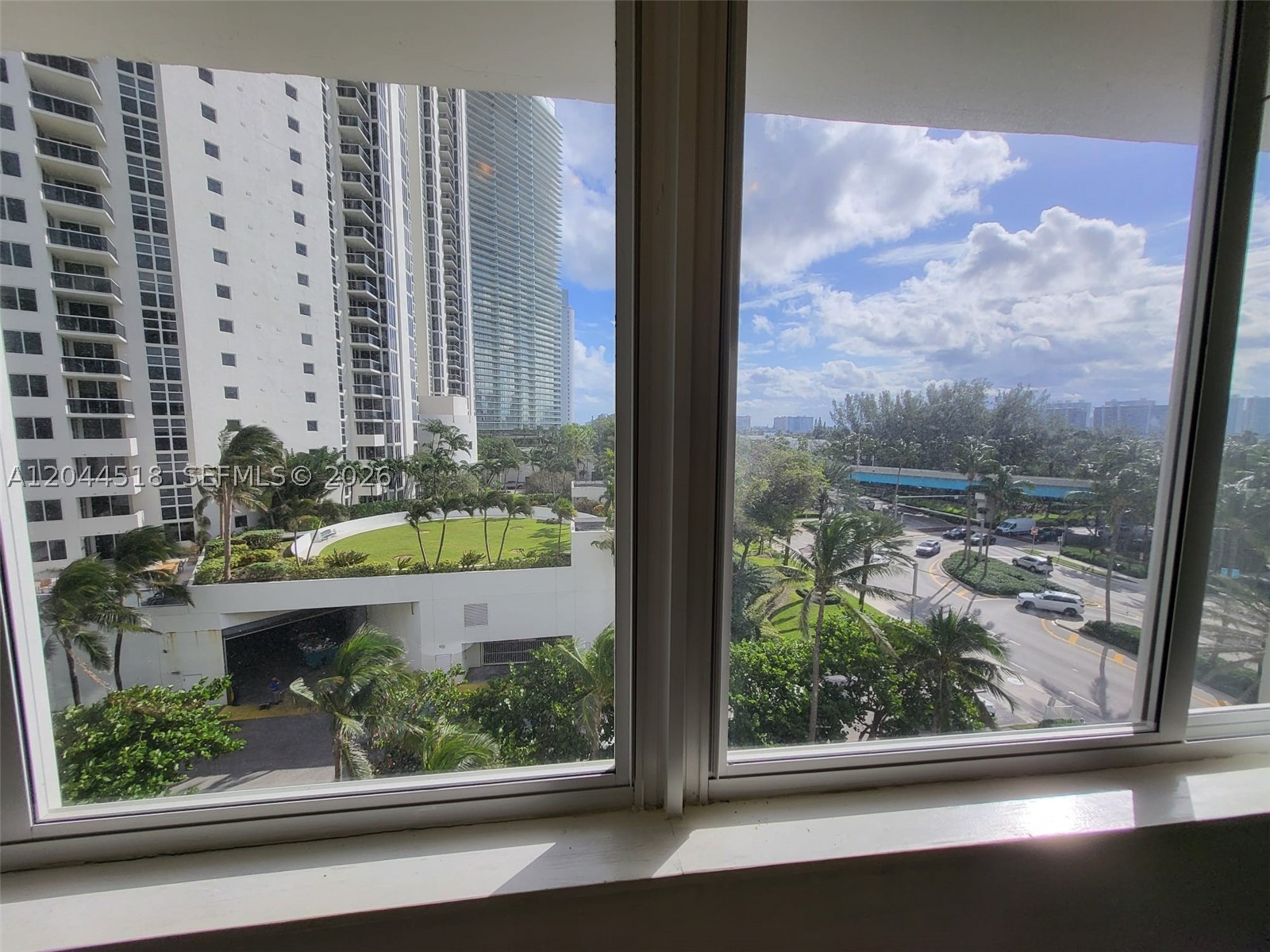 THE AVENTURA BEACH CLUB C - Residential Lease