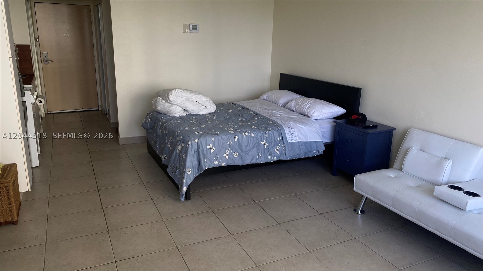 THE AVENTURA BEACH CLUB C - Residential Lease