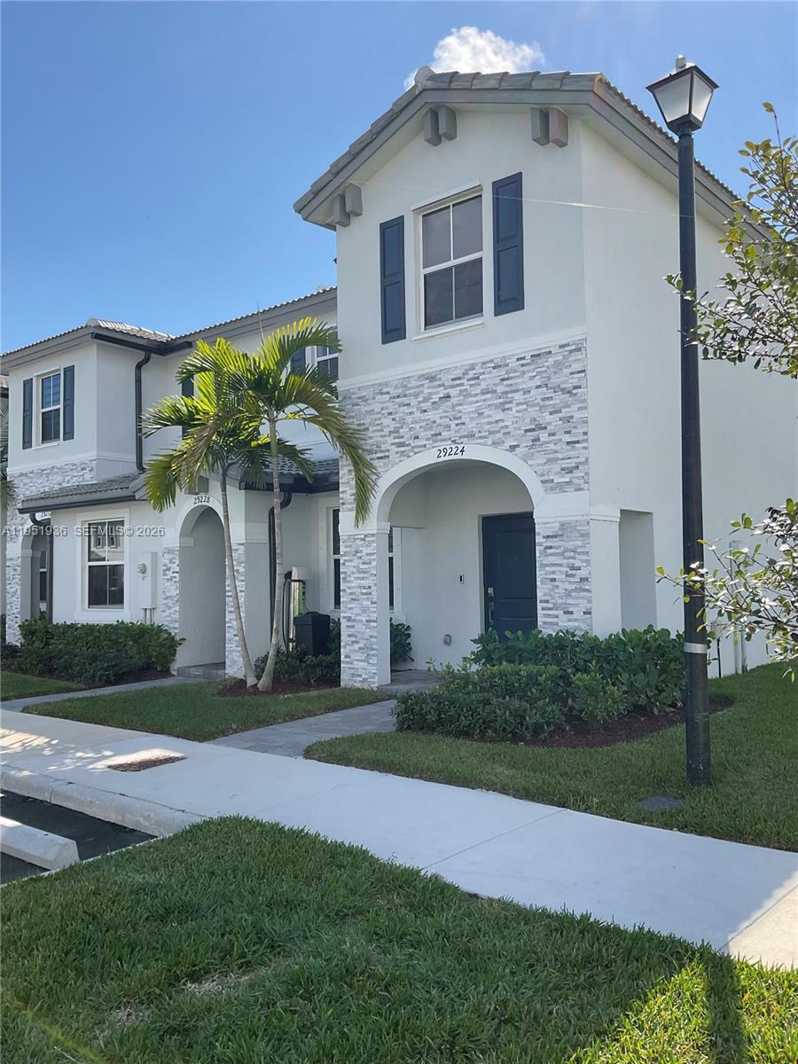 CEDAR POINTE - Residential