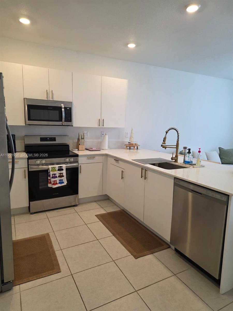 CEDAR POINTE - Residential