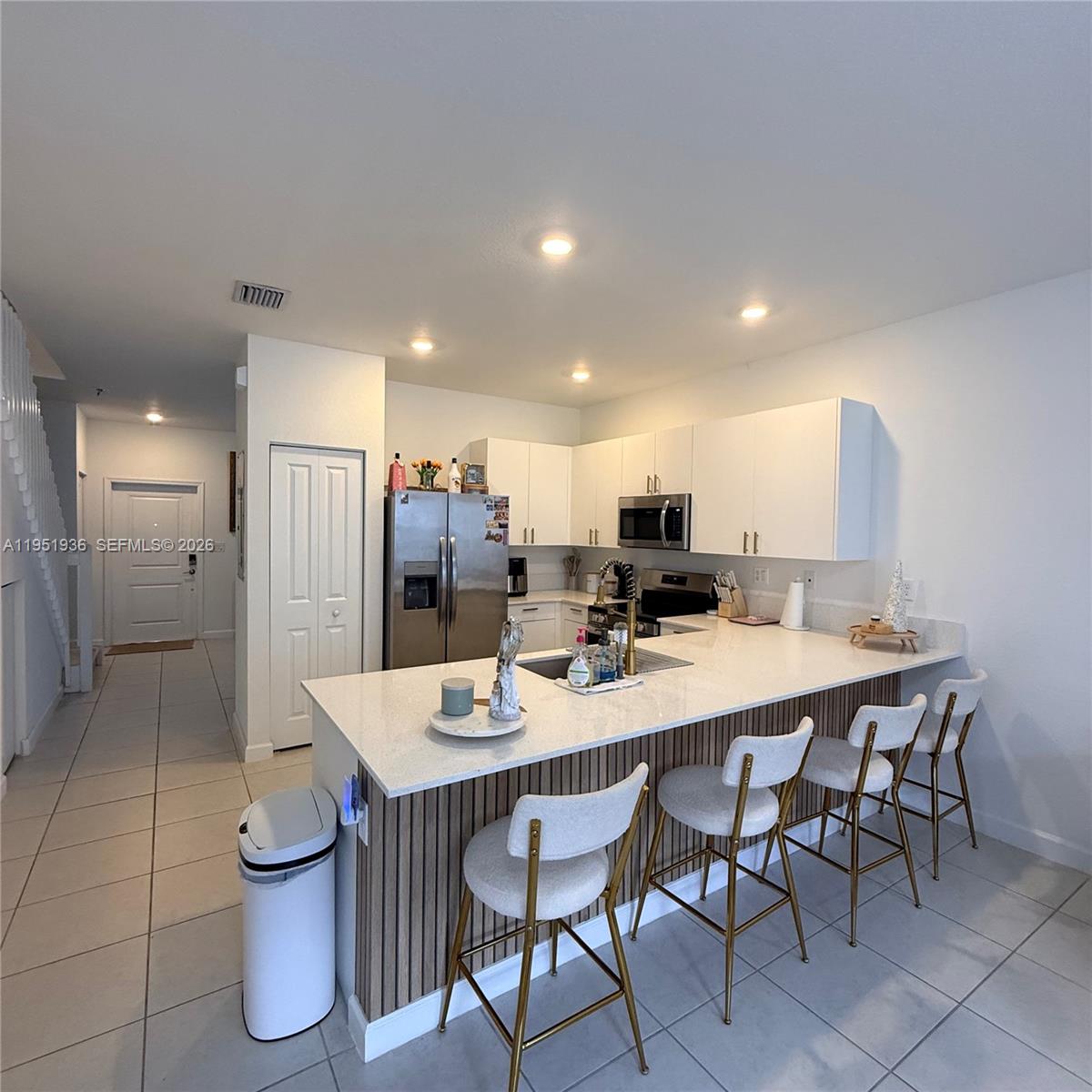 CEDAR POINTE - Residential