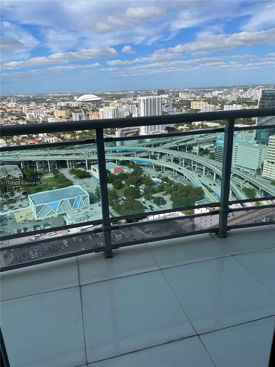 WIND CONDO - Residential Lease