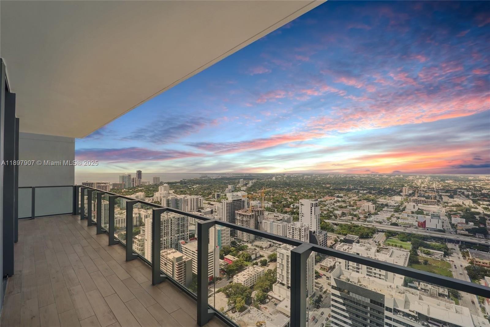 RISE CONDO - Residential