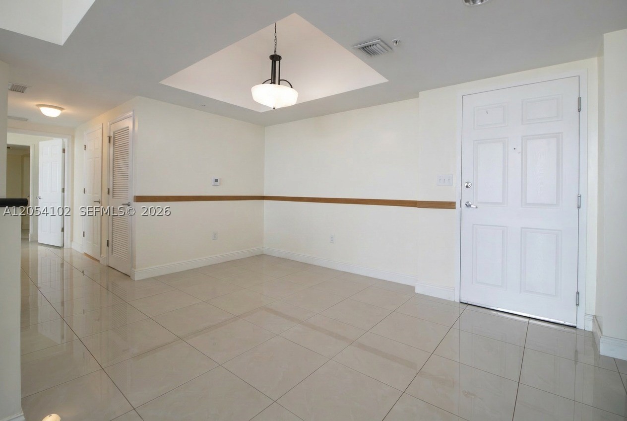 HOLLYWOOD STATION RES CON - Residential Lease
