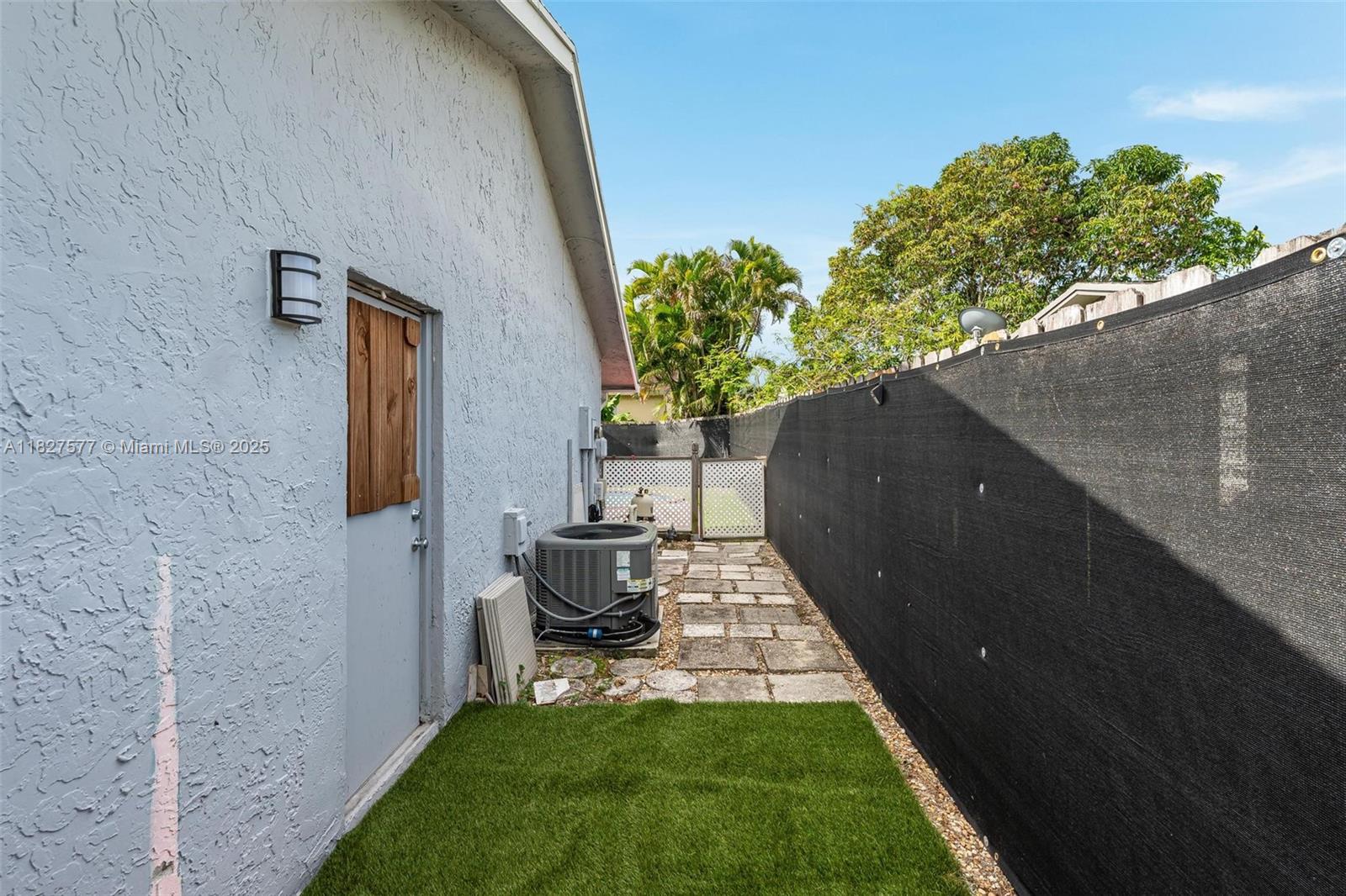 NORTH LAUDERDALE VILLAGE - Residential Lease
