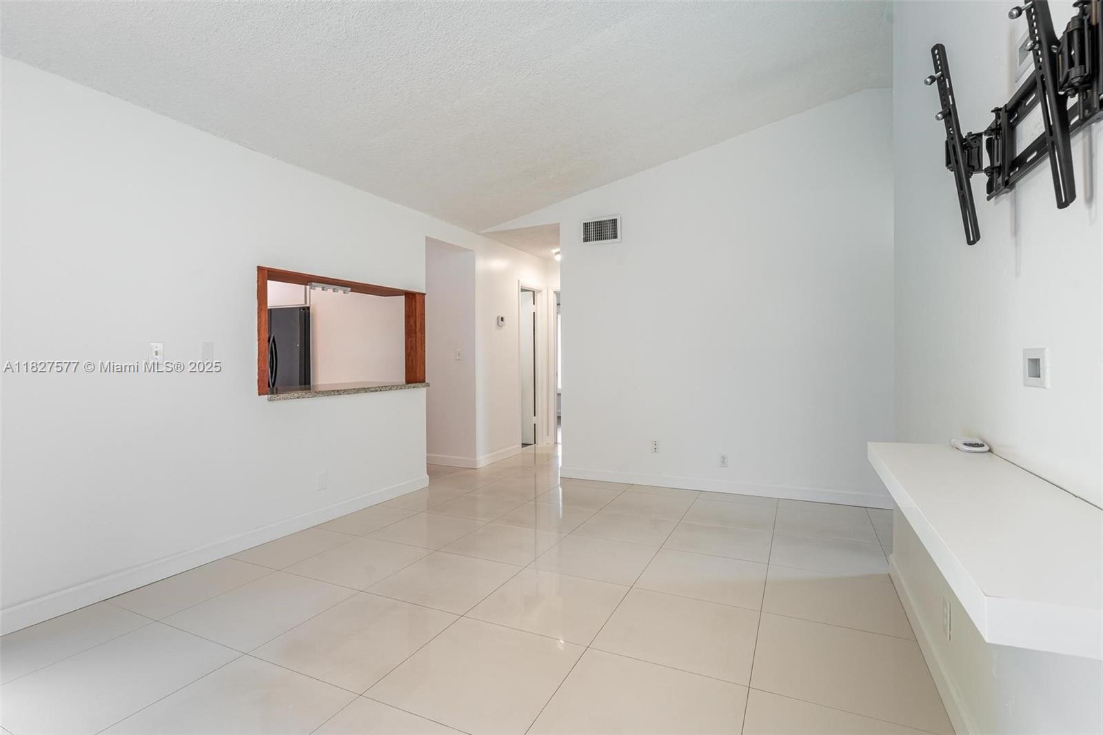 NORTH LAUDERDALE VILLAGE - Residential Lease