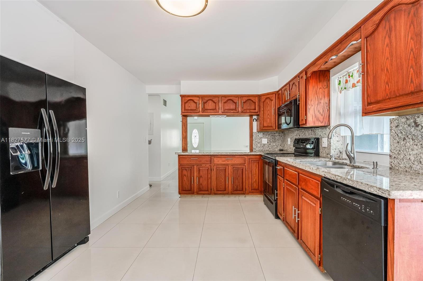 NORTH LAUDERDALE VILLAGE - Residential Lease