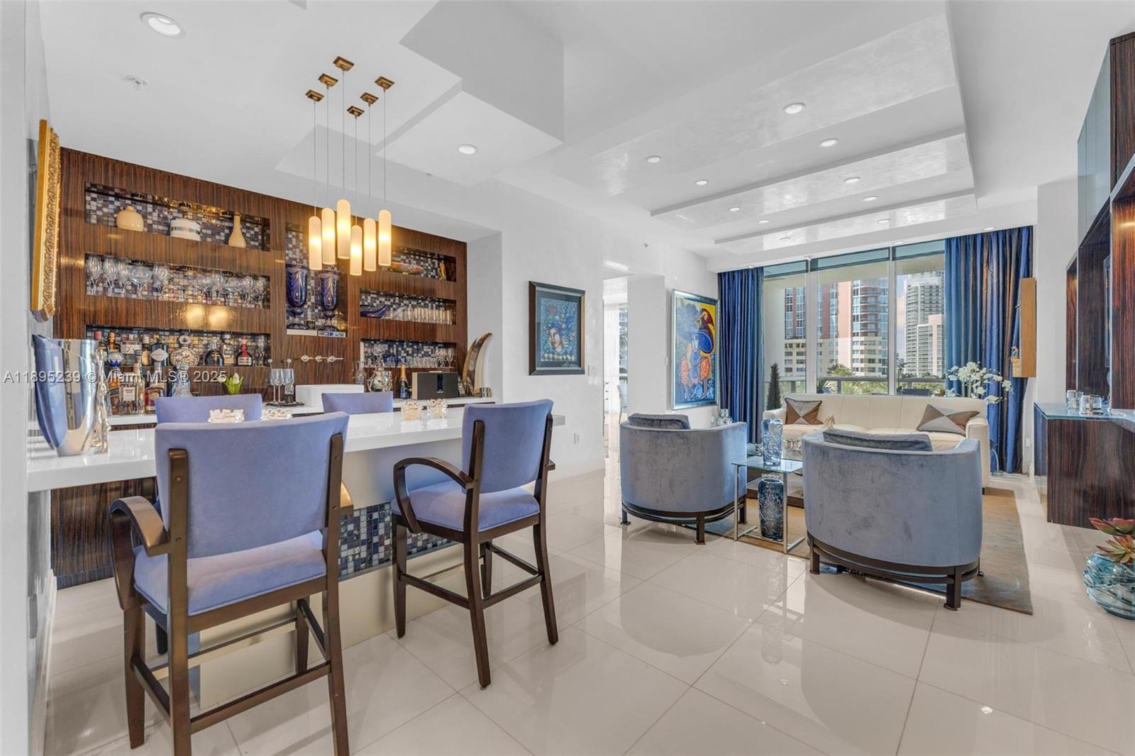 CONTINUUM ON SOUTH BEACH - Residential