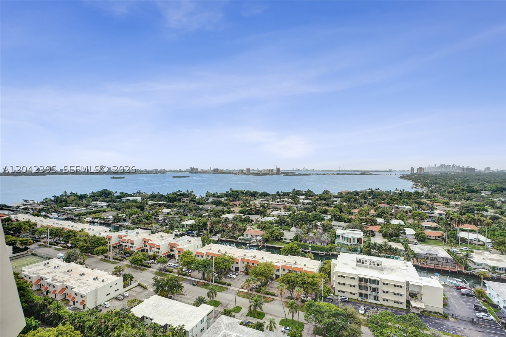 TOWERS OF QUAYSIDE CONDO - Residential