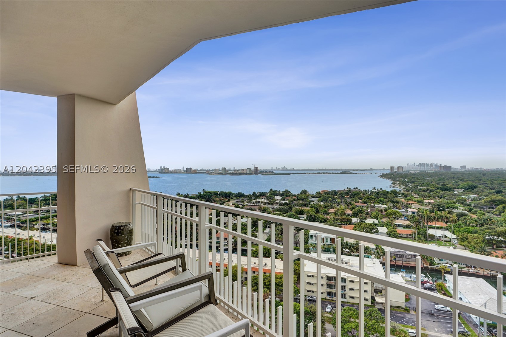 TOWERS OF QUAYSIDE CONDO - Residential