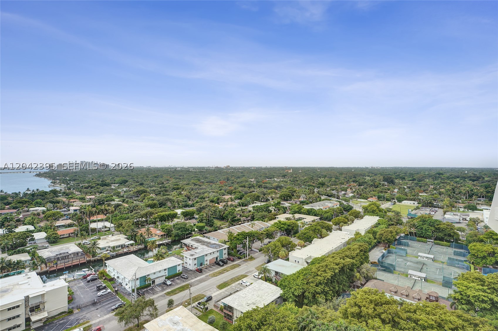 TOWERS OF QUAYSIDE CONDO - Residential