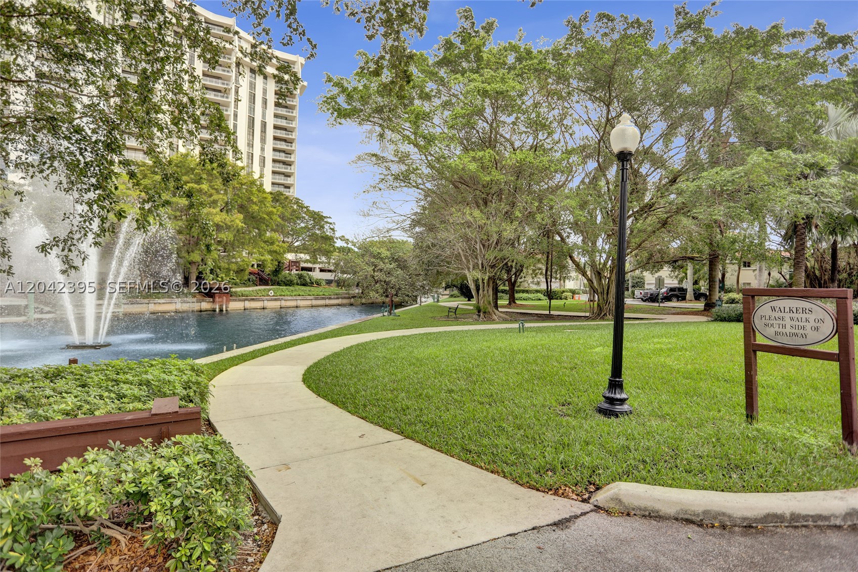 TOWERS OF QUAYSIDE CONDO - Residential