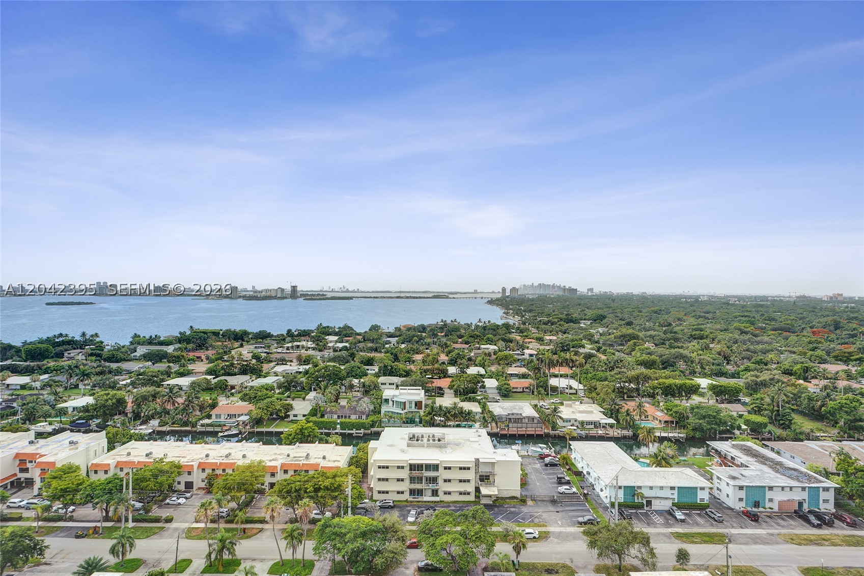 TOWERS OF QUAYSIDE CONDO - Residential