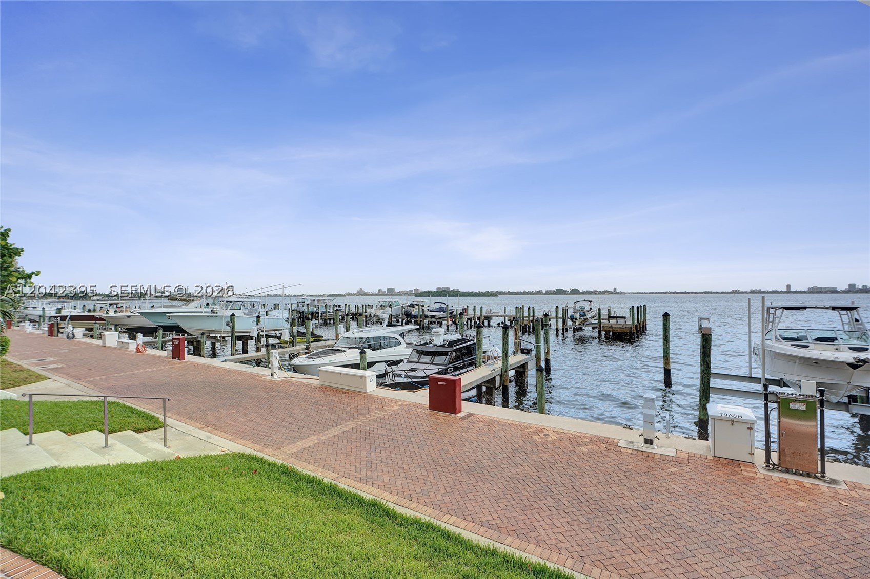 TOWERS OF QUAYSIDE CONDO - Residential