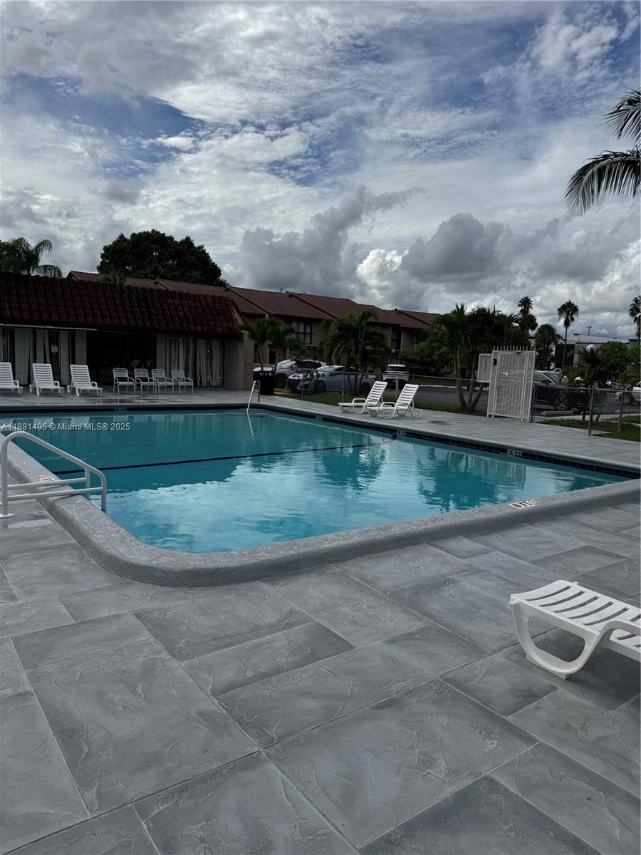CLASSIC TOWNE HOUSES WEST - Residential Lease