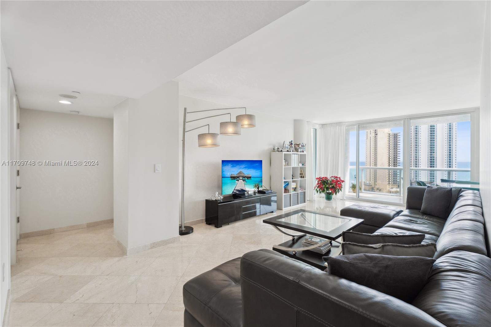 OCEANIA V CONDO - Residential