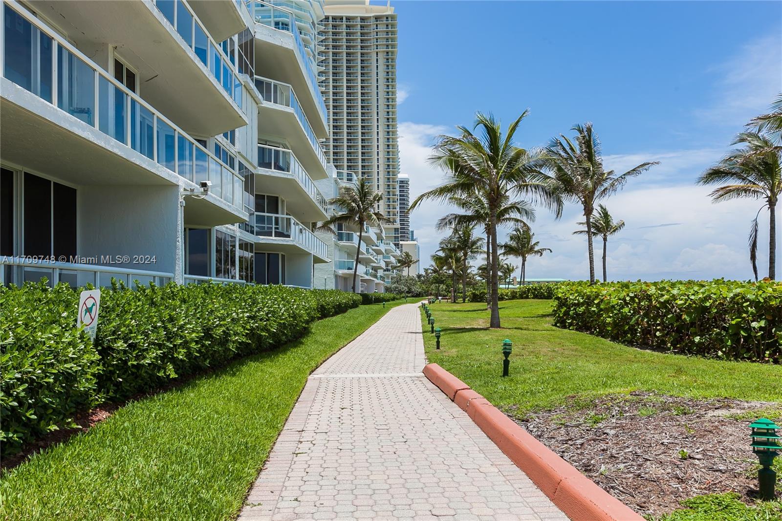OCEANIA V CONDO - Residential
