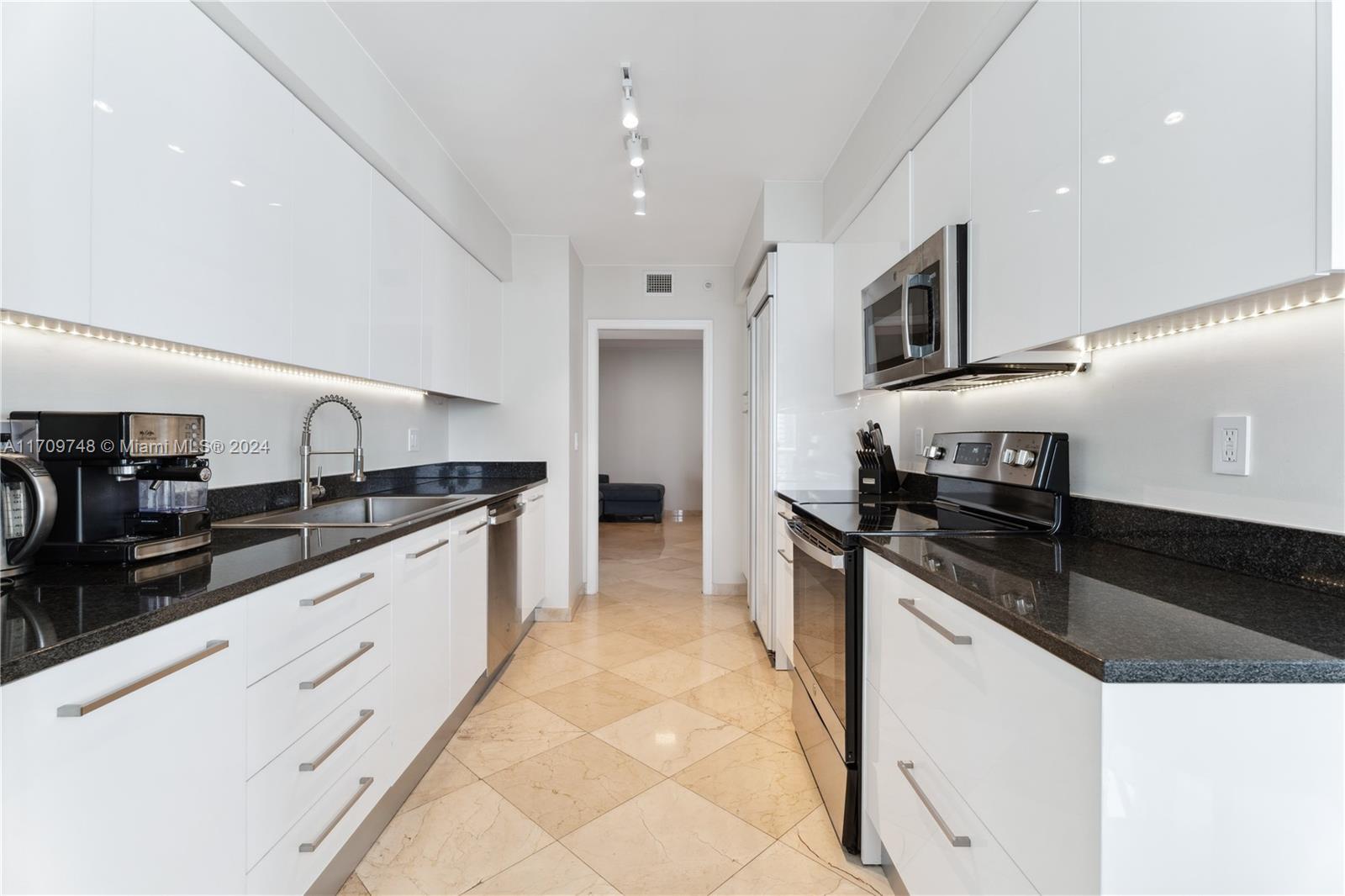 OCEANIA V CONDO - Residential