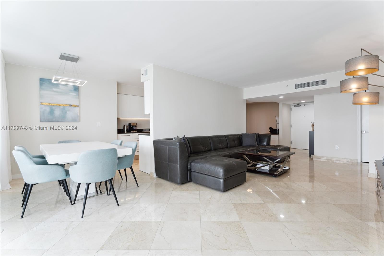 OCEANIA V CONDO - Residential
