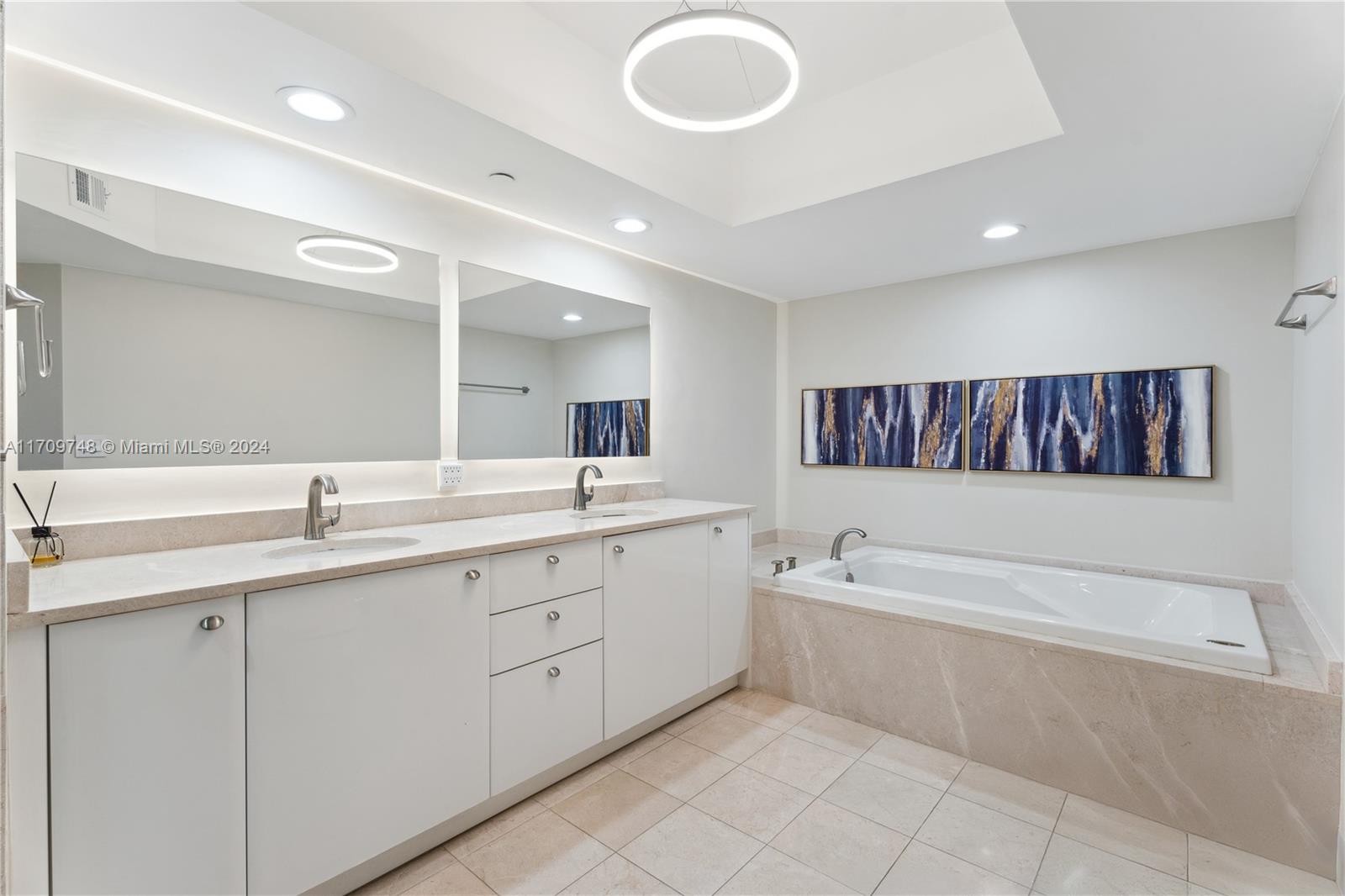 OCEANIA V CONDO - Residential