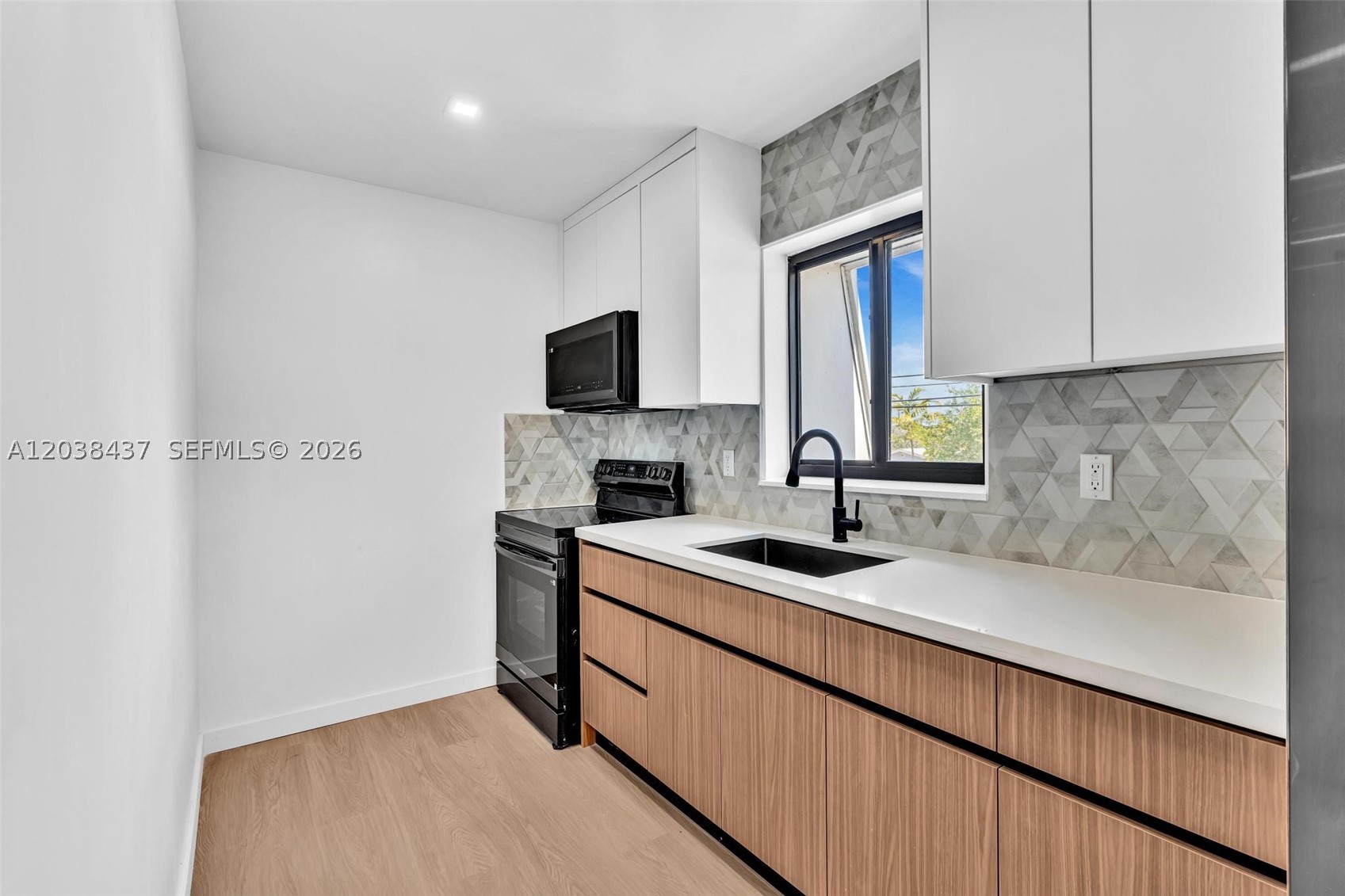 CORAL POINT - Residential Lease