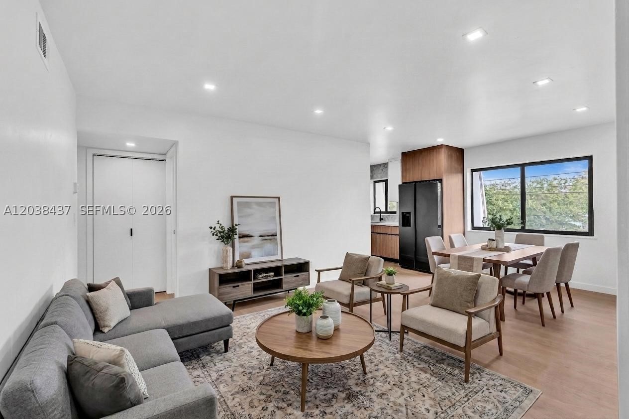 CORAL POINT - Residential Lease