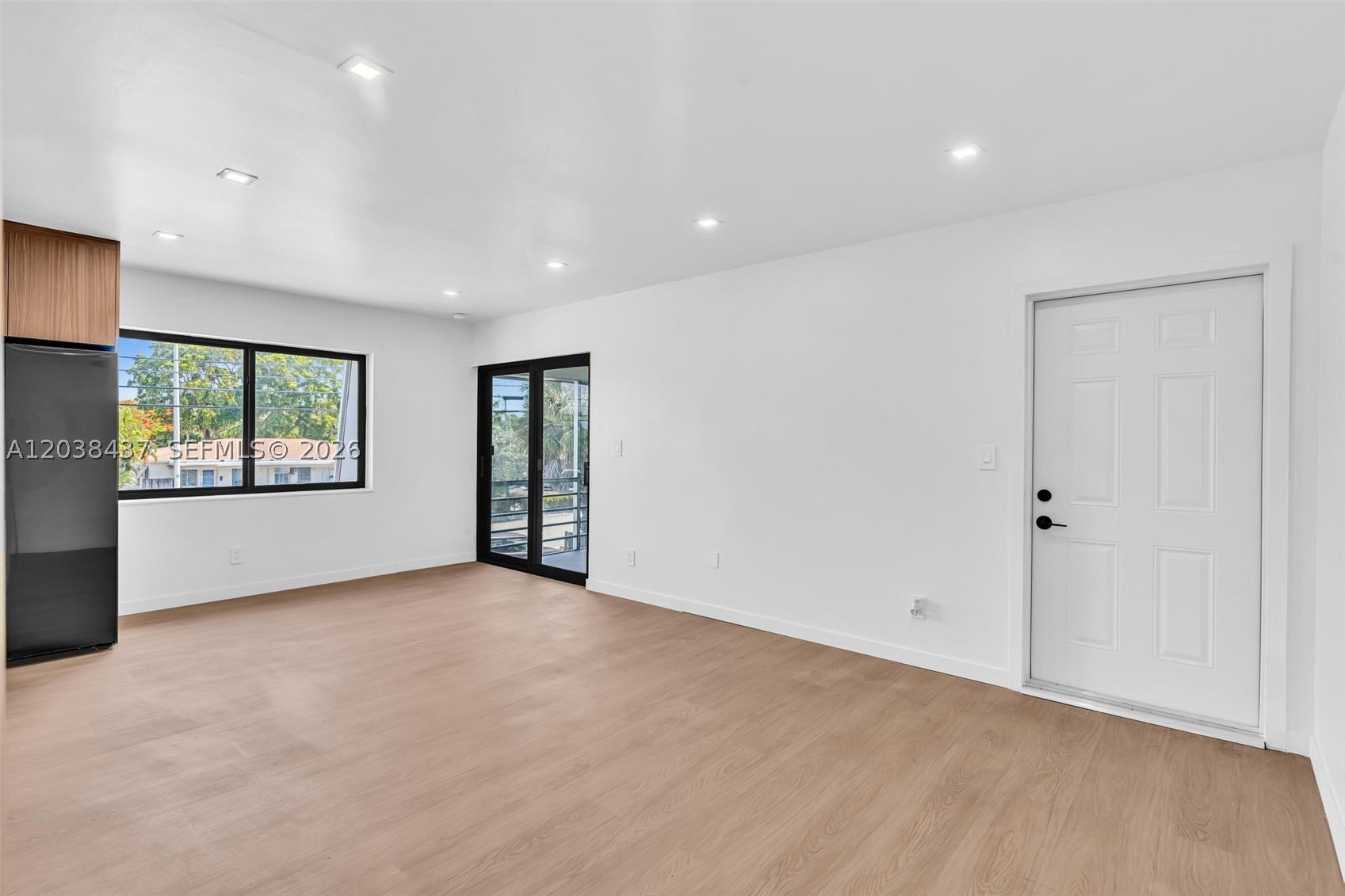 CORAL POINT - Residential Lease