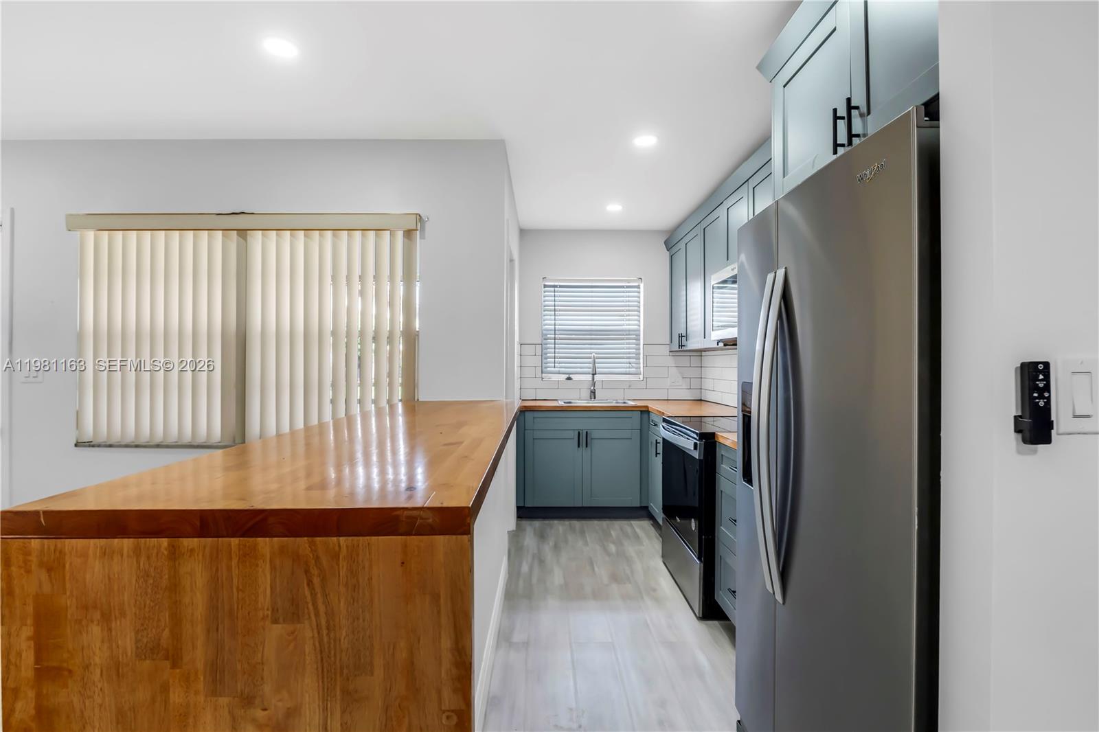 BEVERLY HILLS CONDO NUMBE - Residential