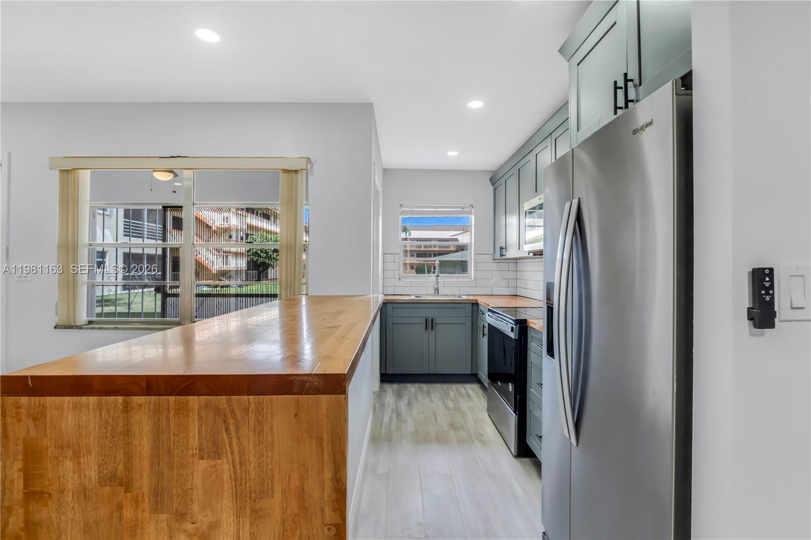 BEVERLY HILLS CONDO NUMBE - Residential