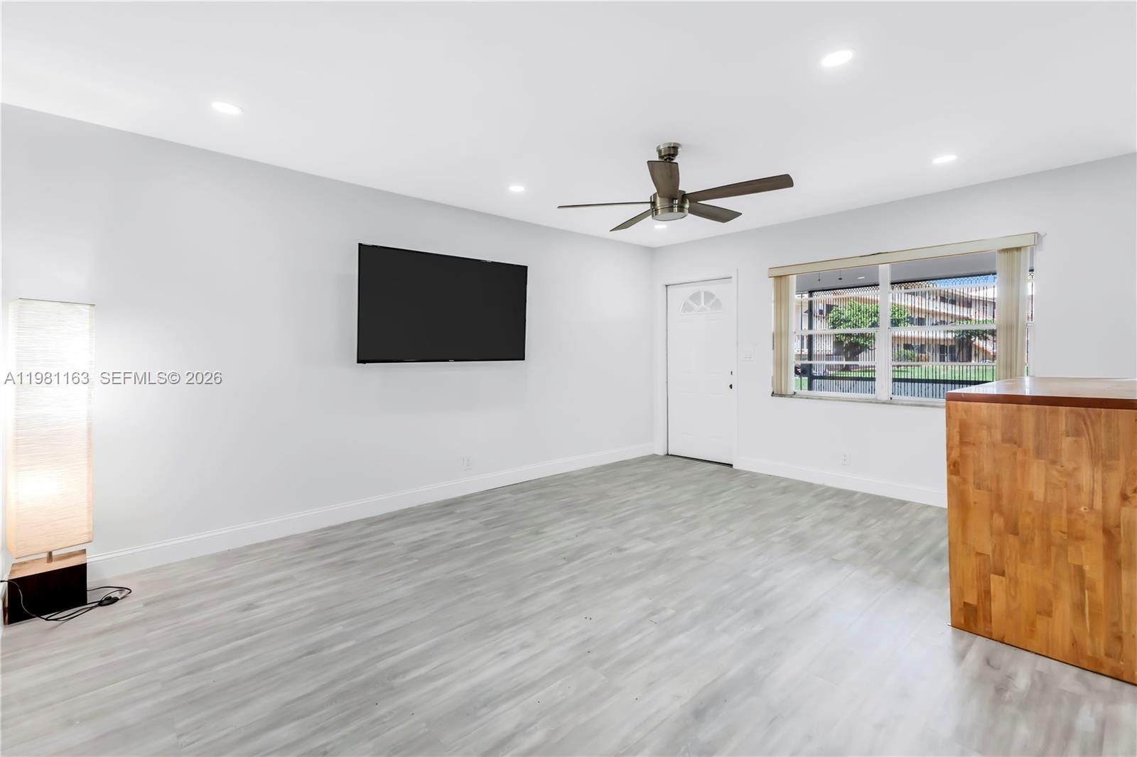 BEVERLY HILLS CONDO NUMBE - Residential