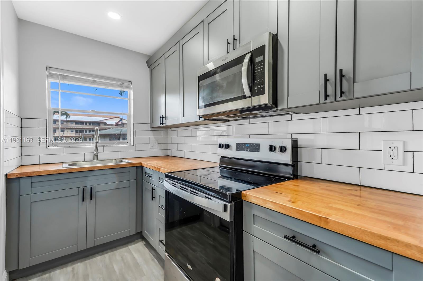 BEVERLY HILLS CONDO NUMBE - Residential