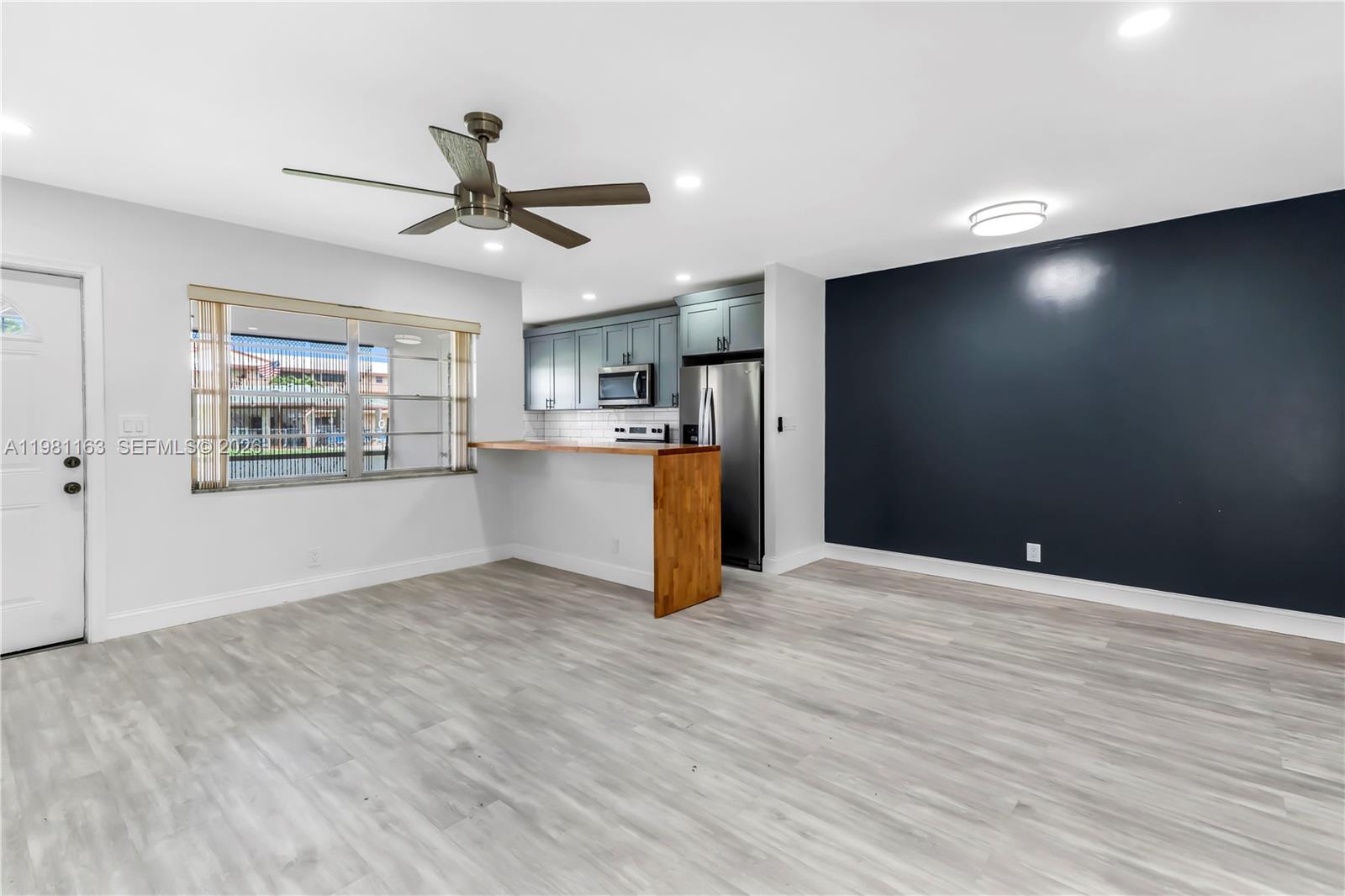 BEVERLY HILLS CONDO NUMBE - Residential