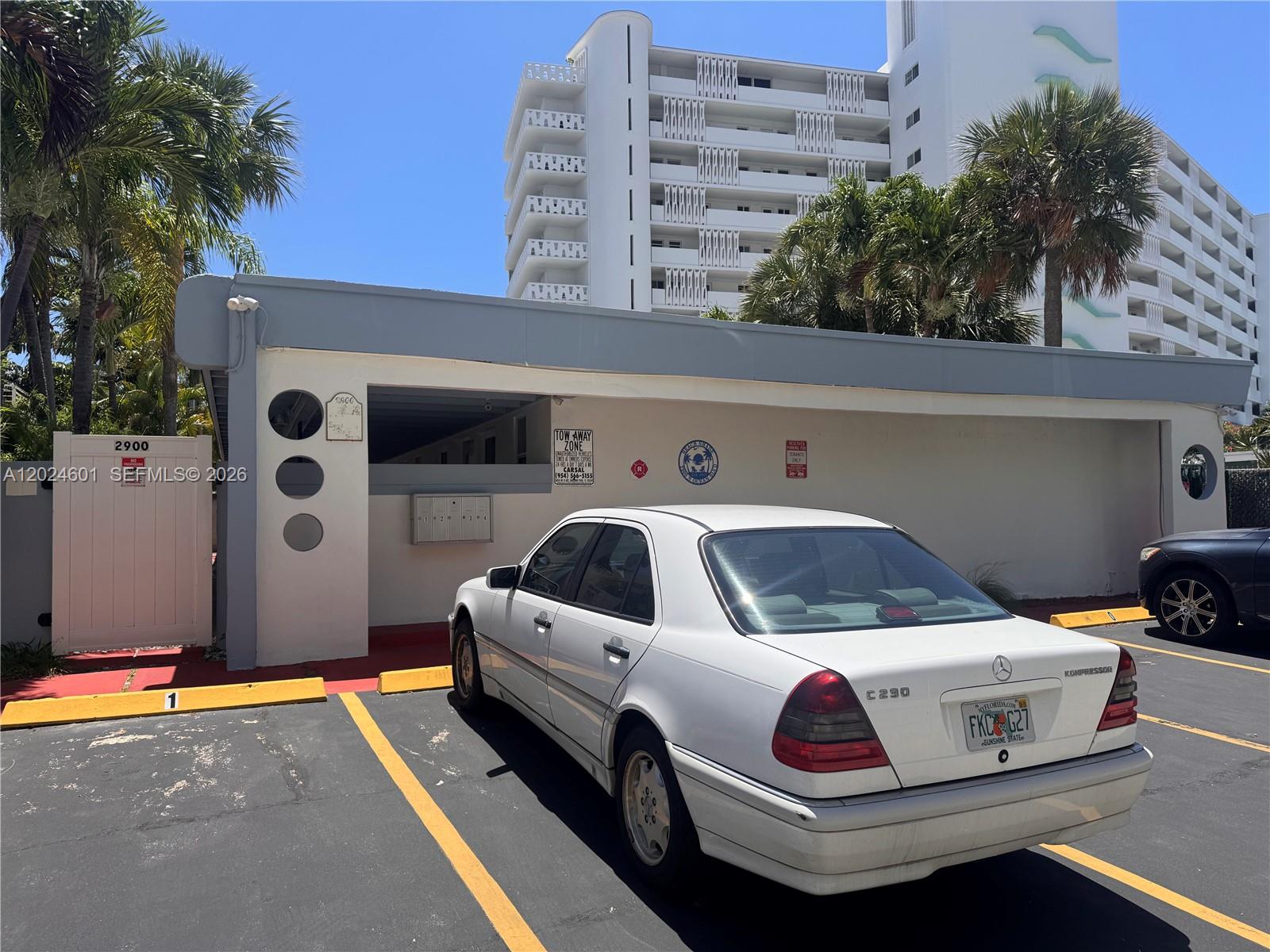 LAUDERDALE BEACH - Residential Lease