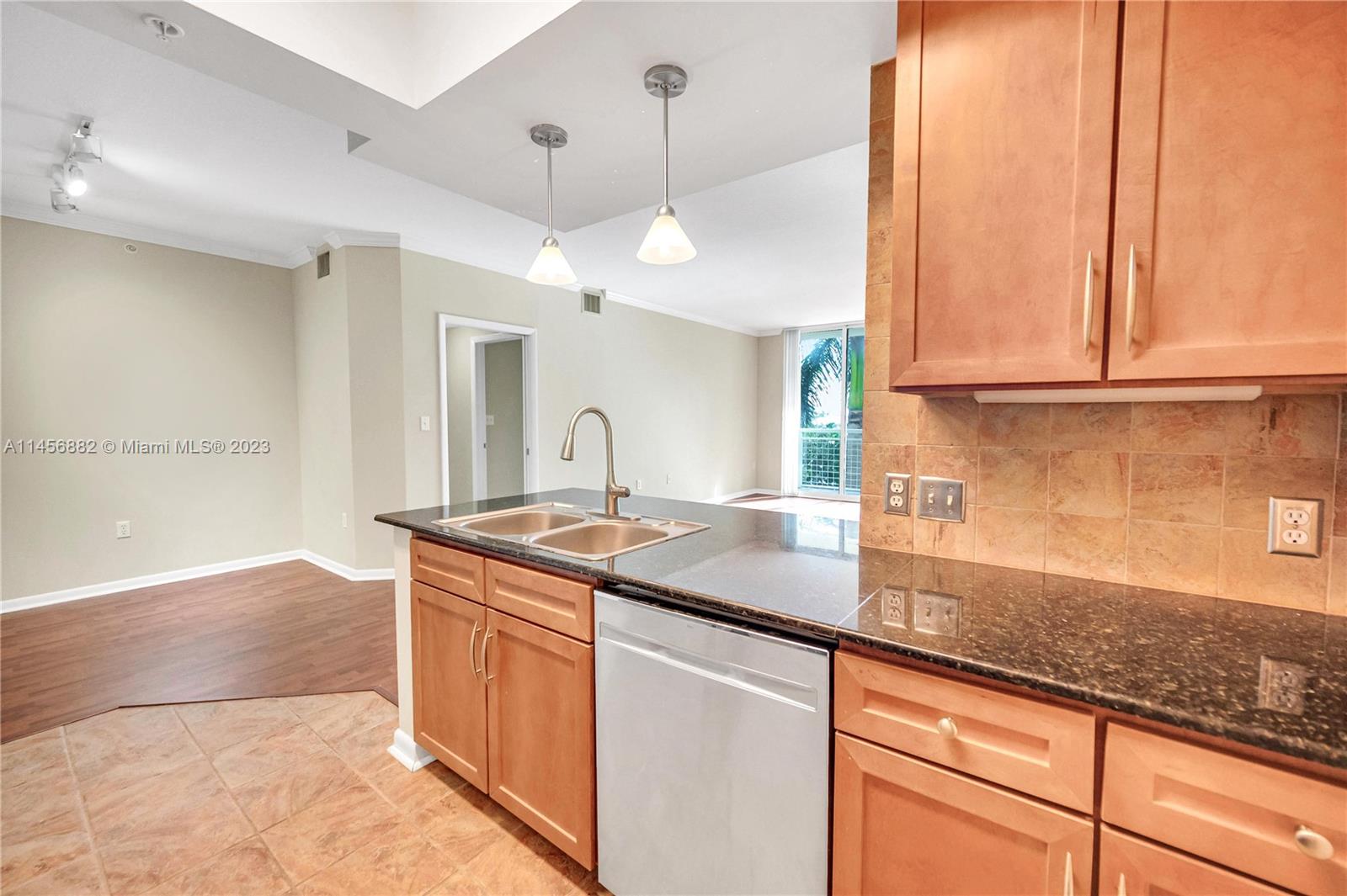 CITE CONDO - Residential Lease