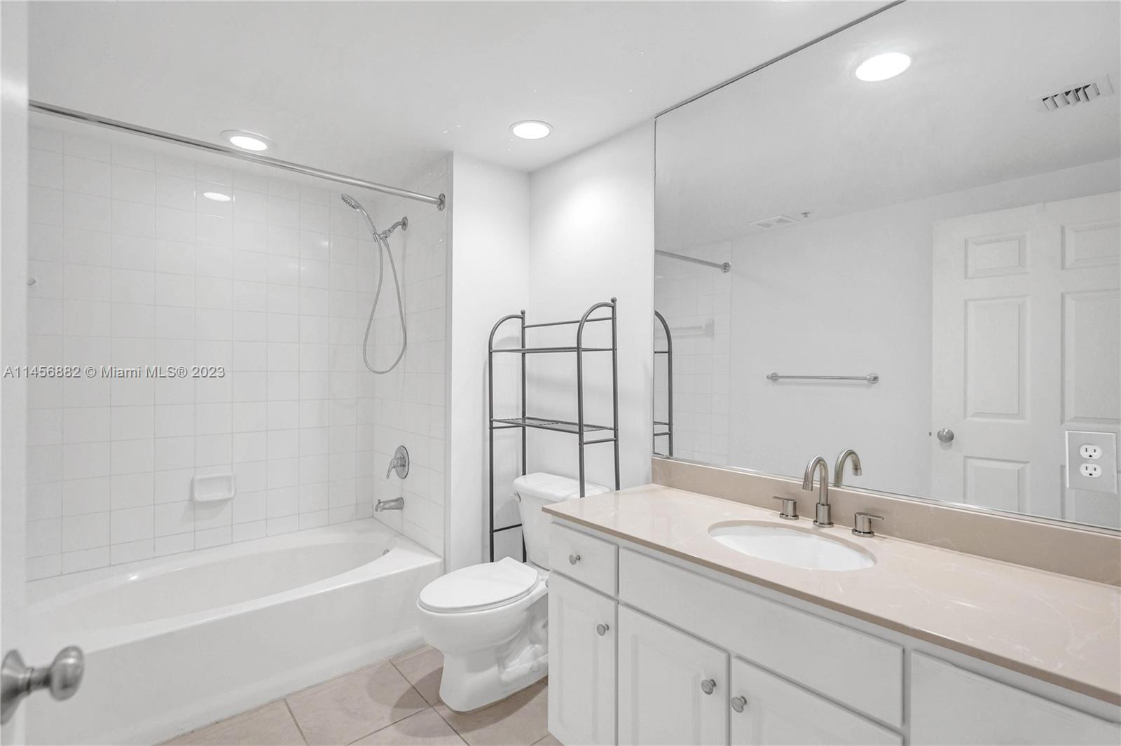 CITE CONDO - Residential Lease