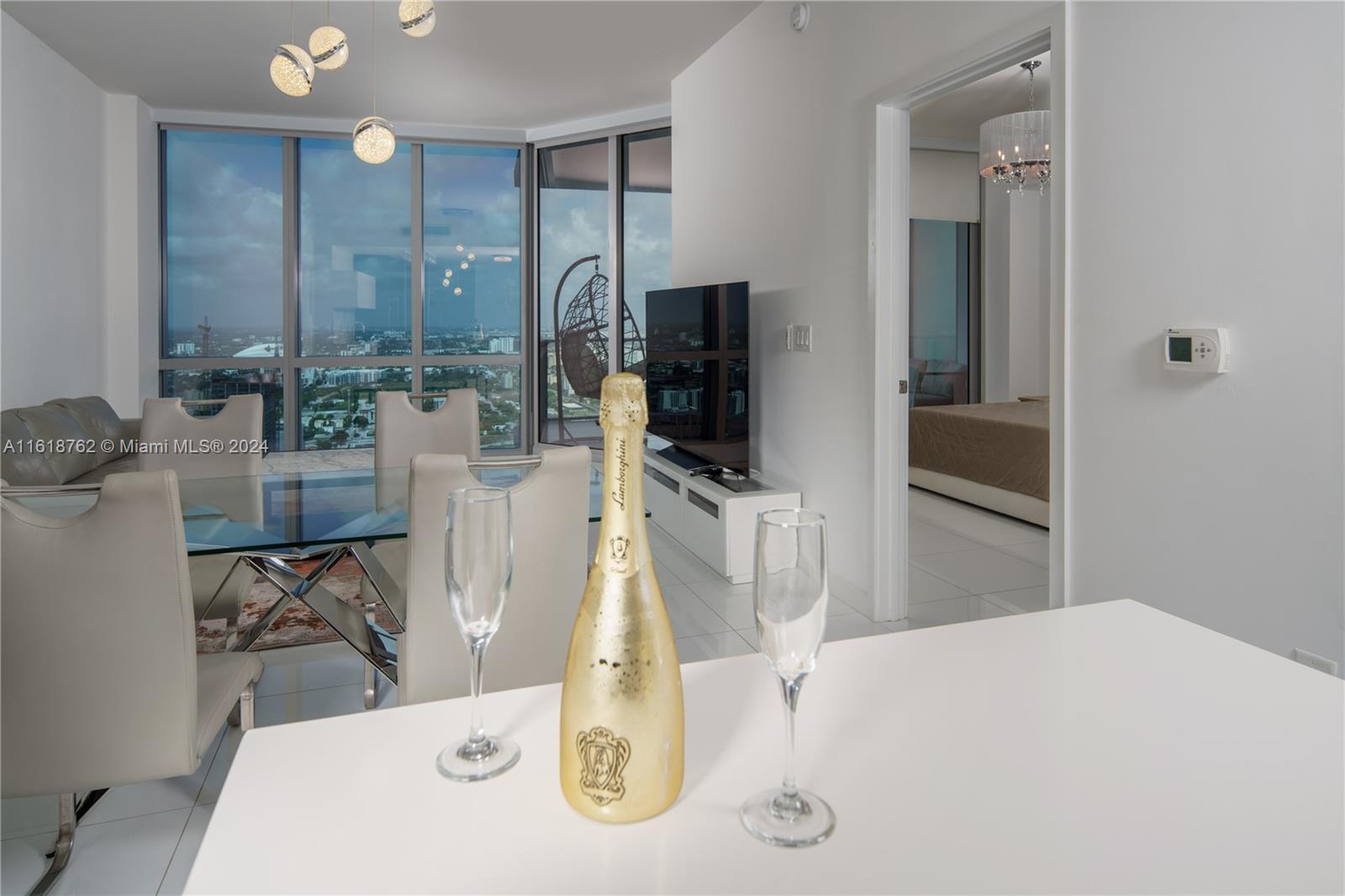 PARAMOUNT MIAMI WORLDCENT - Residential