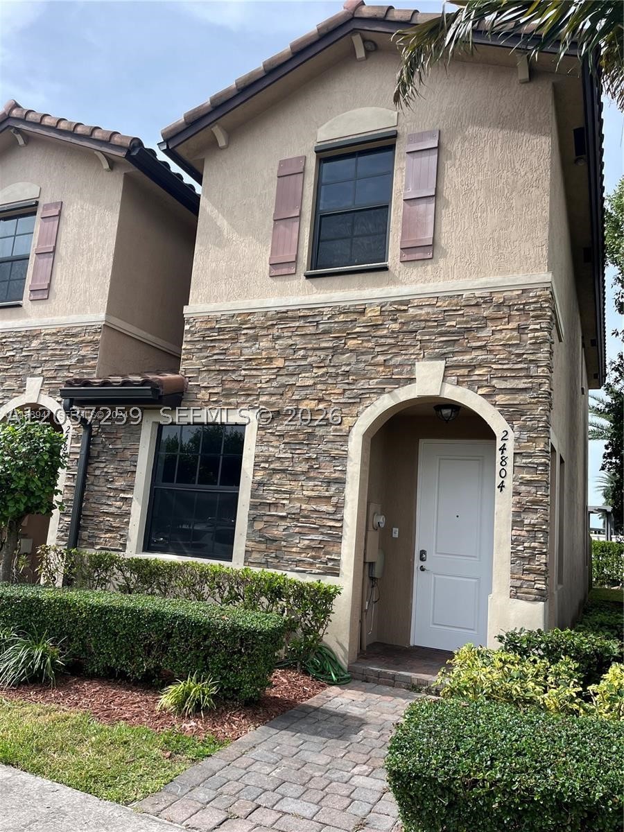 COCO PALM ESTATES - Residential Lease