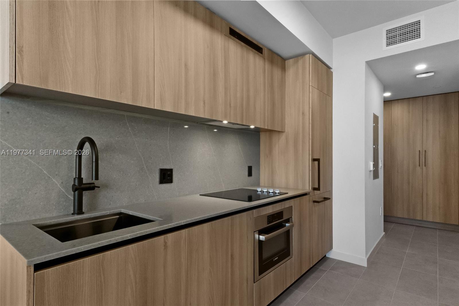 501 First Residence - Residential