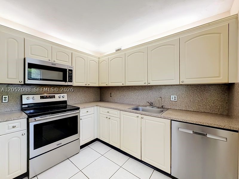 NEW HAMPTON AT CENTURY VI - Residential