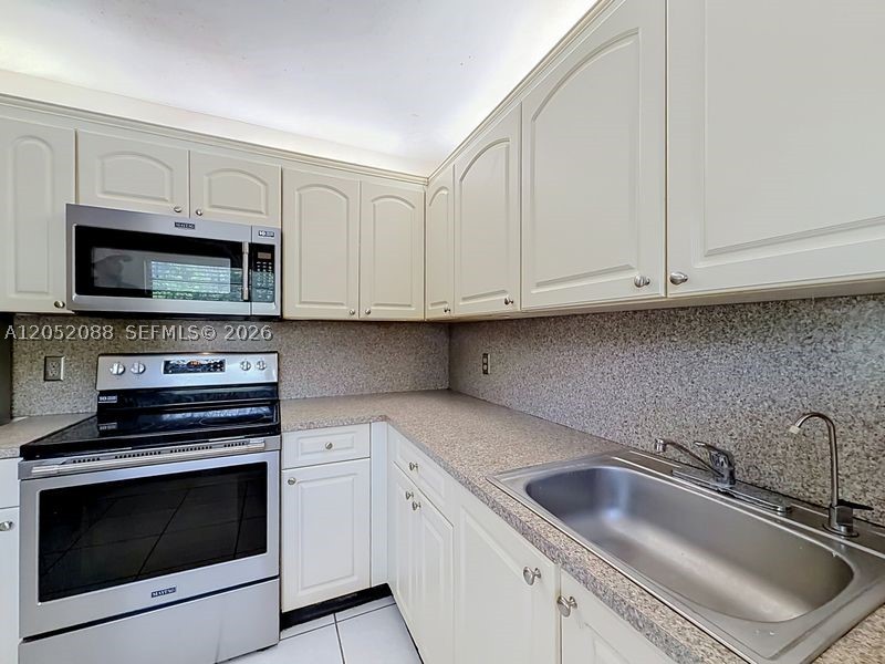NEW HAMPTON AT CENTURY VI - Residential