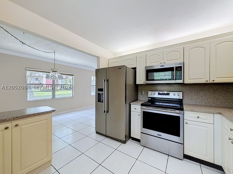 NEW HAMPTON AT CENTURY VI - Residential