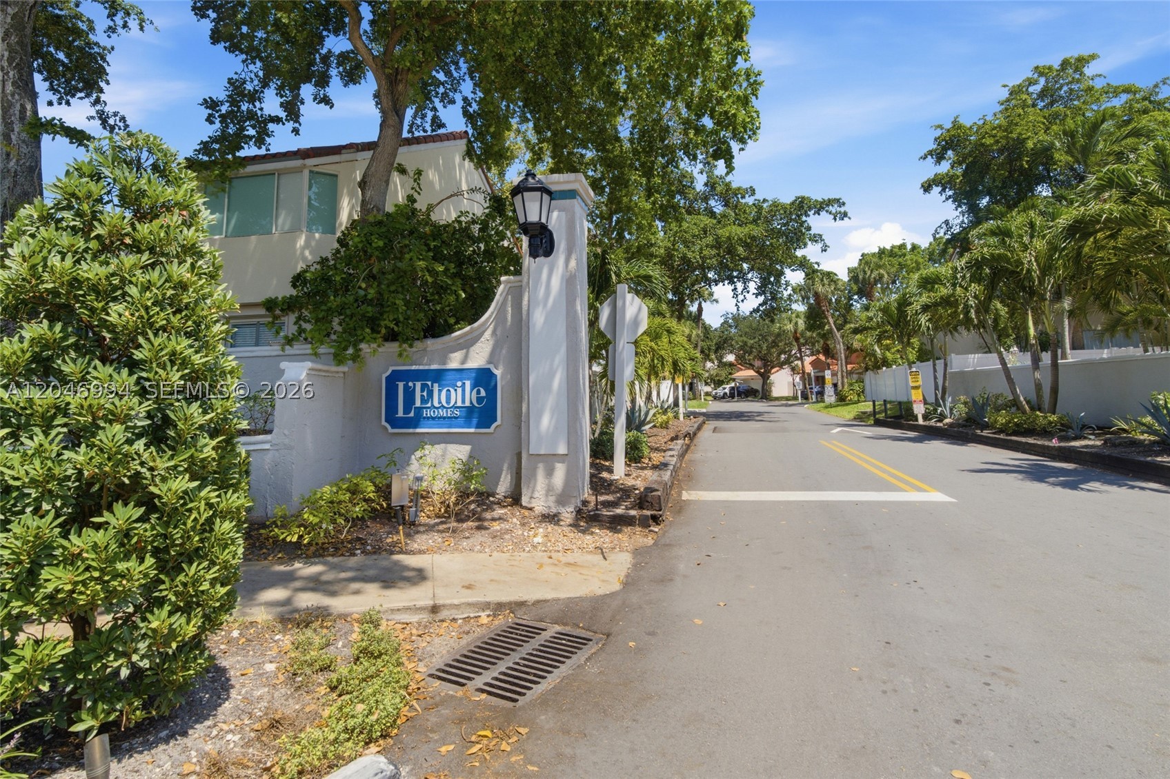 EMERALD POINTE - Residential