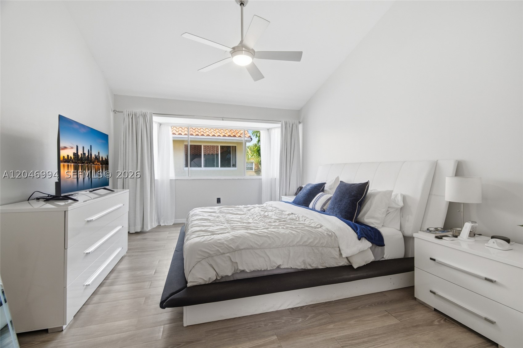 EMERALD POINTE - Residential