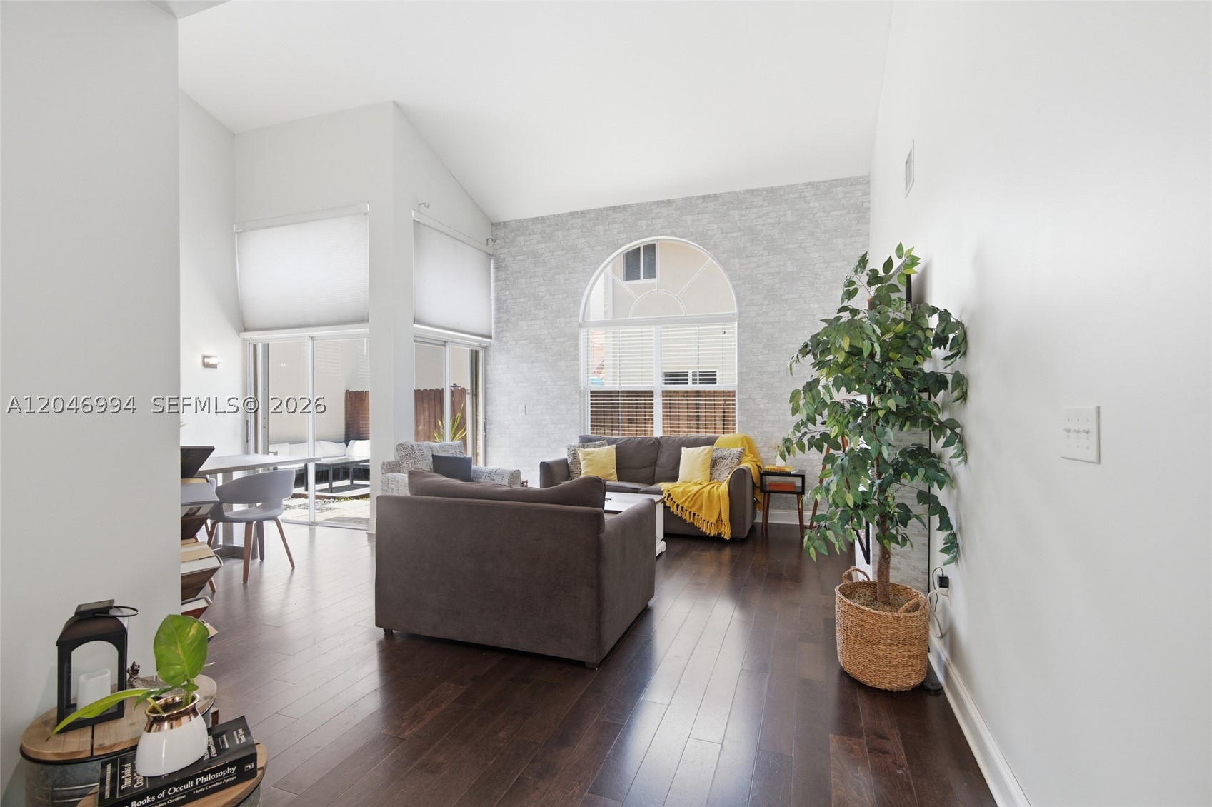 EMERALD POINTE - Residential