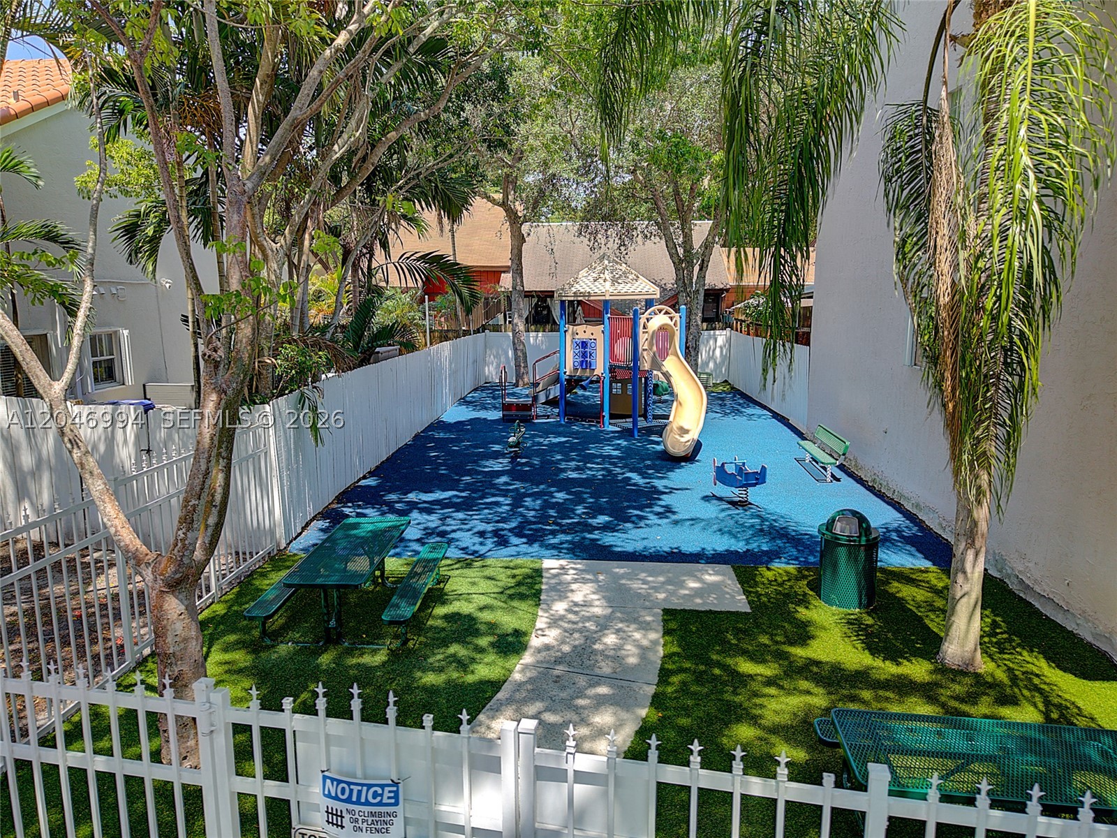 EMERALD POINTE - Residential