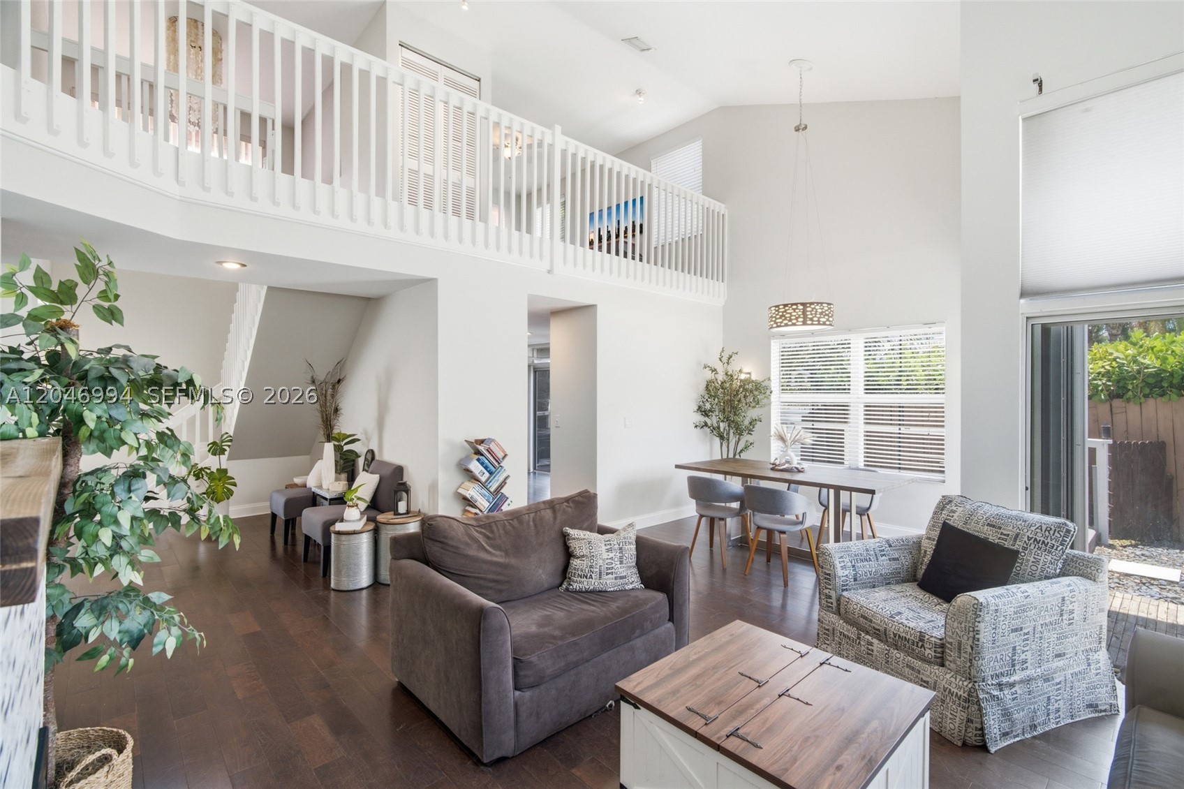 EMERALD POINTE - Residential